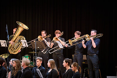 Tubist und 3 Posaunisten