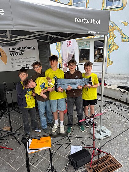 Bild der Band "Die blauen Bananen" im Markt