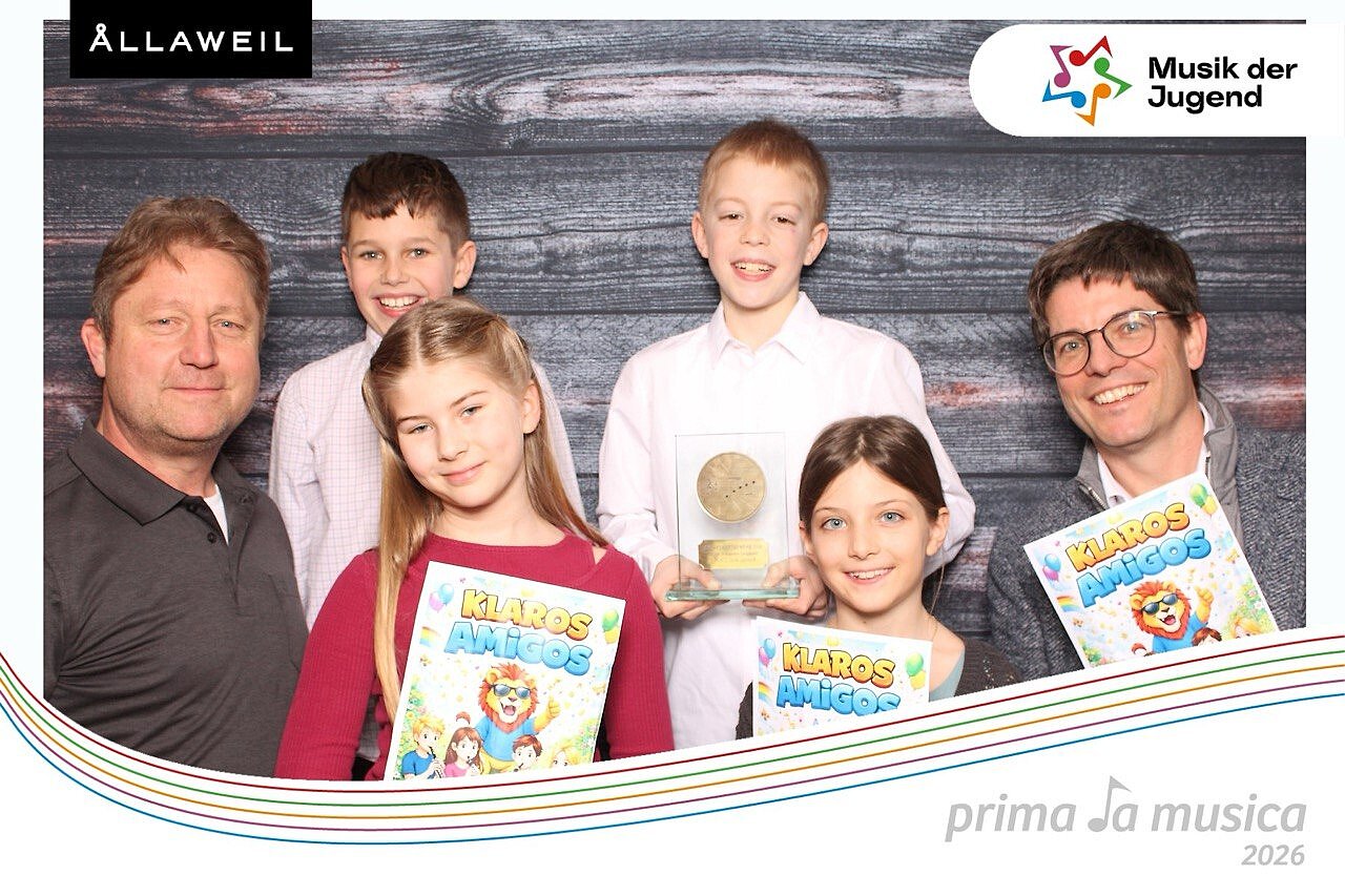 Claros Amigos mit ihrem Lehrern