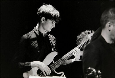 Bassist der Big Band SÖM