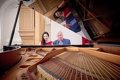 Klavierduo Wei Xie und Professor Kreuzberger am Klavier