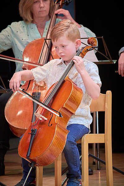Kind mit Cello