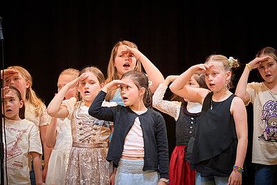 Kinderchor beim Auftritt