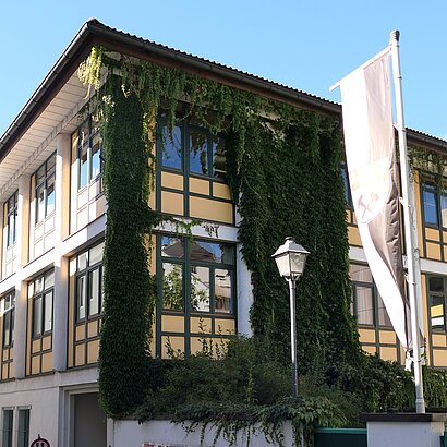 Aussensicht der LMS Schwaz im Sommer