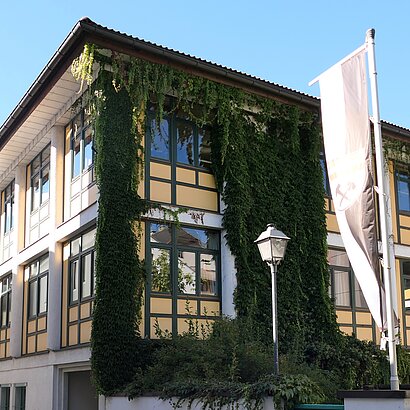 Aussensicht der LMS Schwaz im Sommer