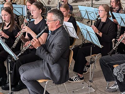 Ensemble von der Seite.