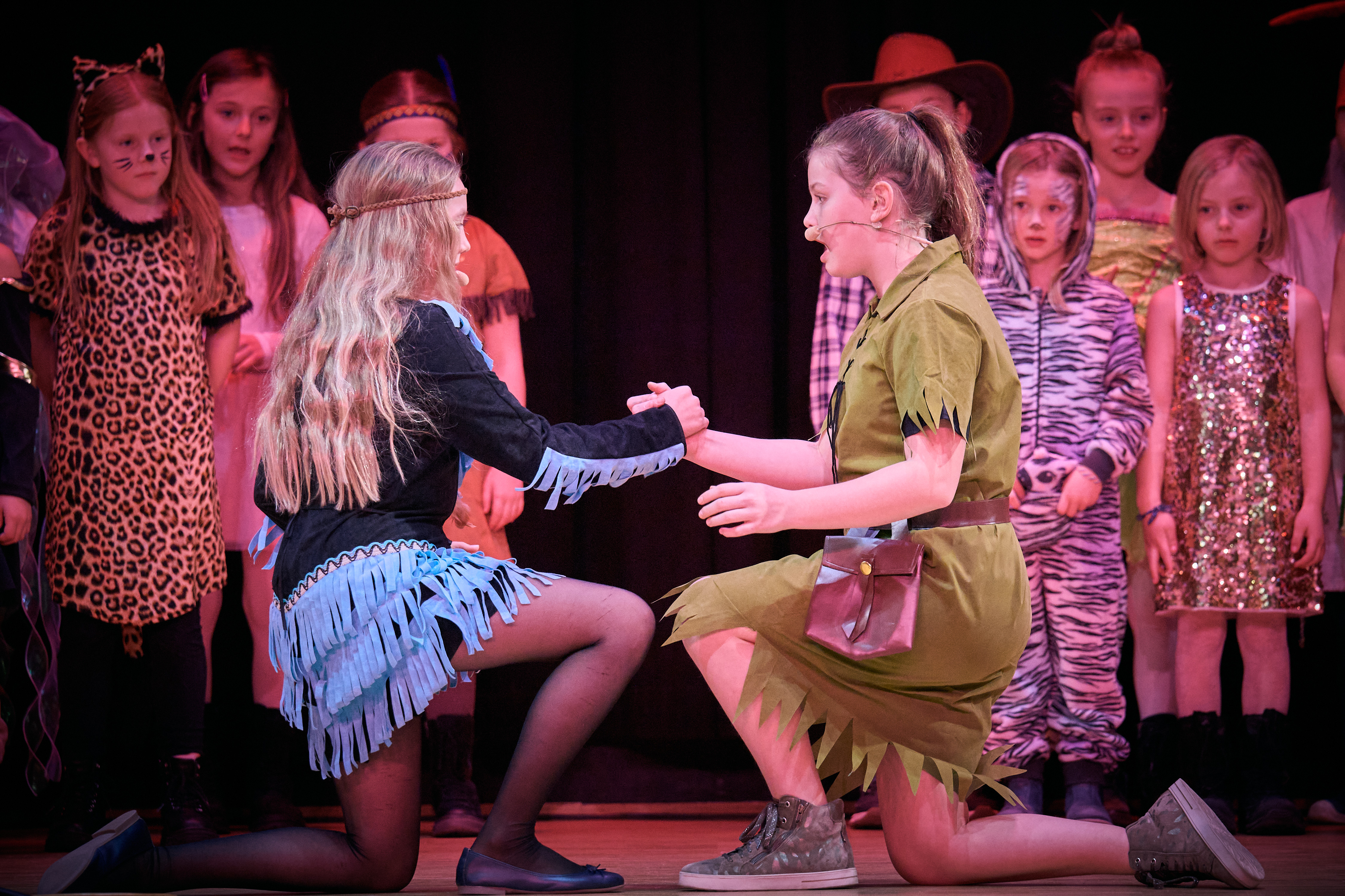 Im Vordergrund Peter Pan